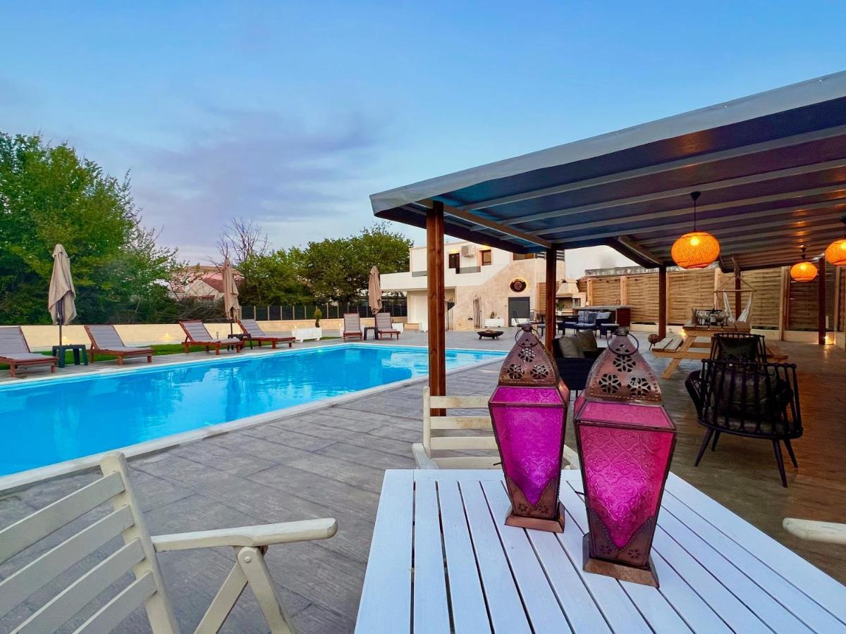 Beach Villa Verano With Private Pool By Dadovillas Сидарион Экстерьер фото
