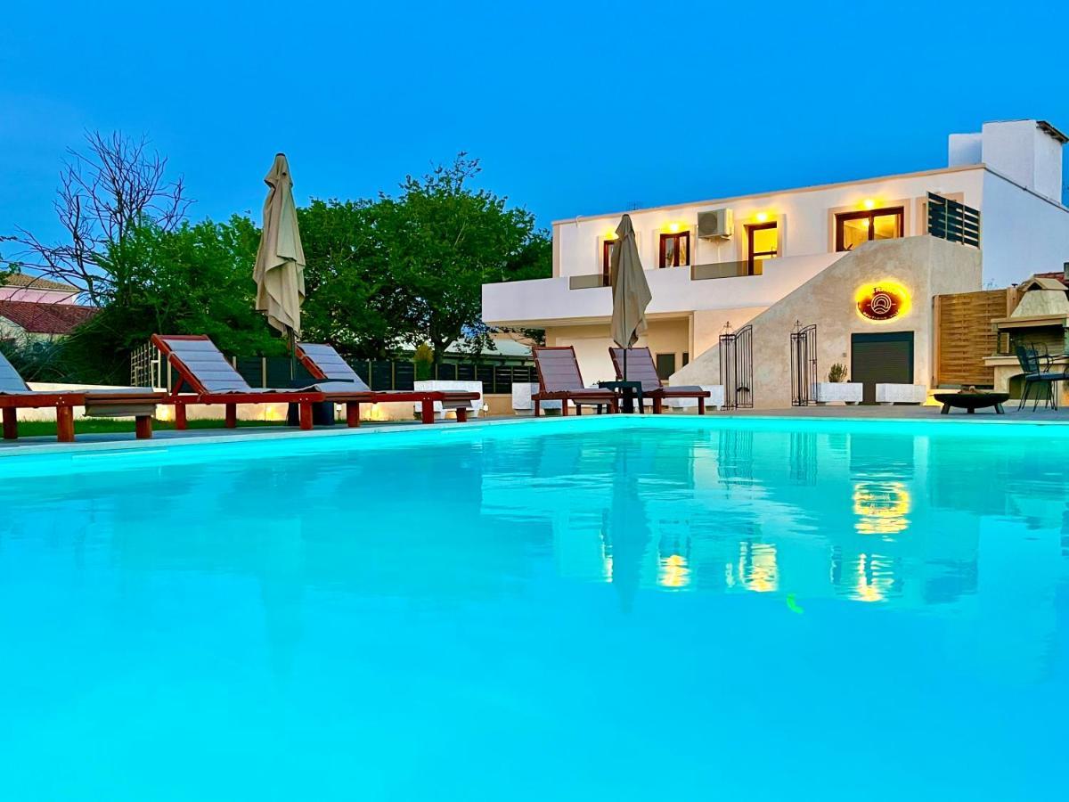 Beach Villa Verano With Private Pool By Dadovillas Сидарион Экстерьер фото
